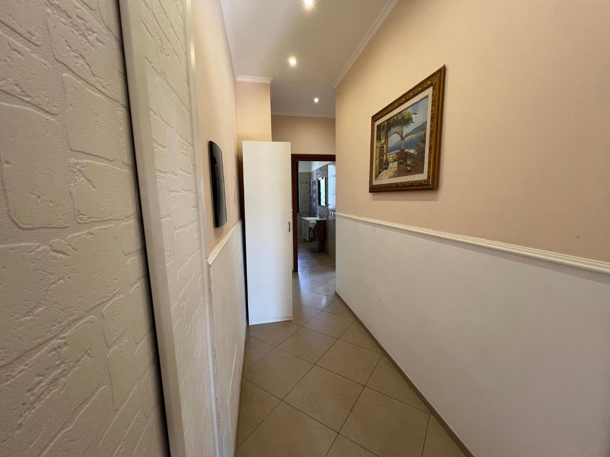 5 Min From Bus Stop-free Parking