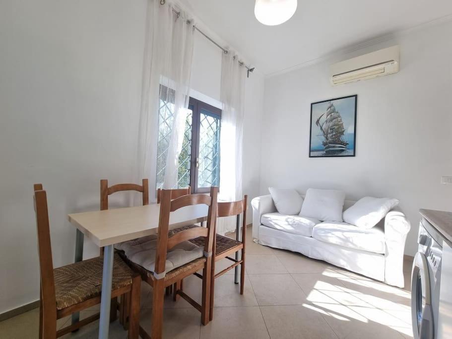 5 Min From Bus Stop-free Parking Apartamento Roma